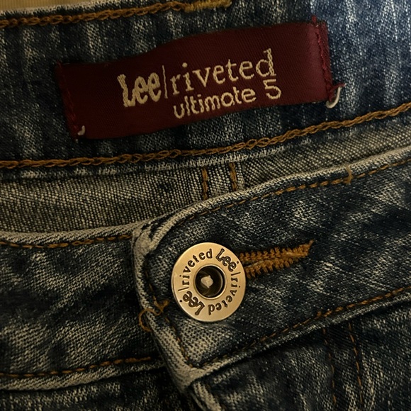 Lee Riveted Ultimate 5 Cropped Jeans, size 10m, smoke free home - Picture 4 of 5